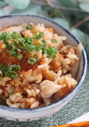 紫もち麦入り鶏とごぼうの腸活炊き込みご飯-レシピのメイン写真