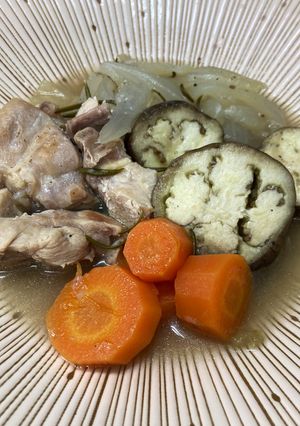 炊飯器で楽に栄養補給！鶏モモの白ワイン煮-レシピのメイン写真