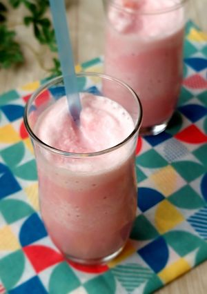 冷凍すいかと牛乳deすいかシェイク♪-レシピのメイン写真
