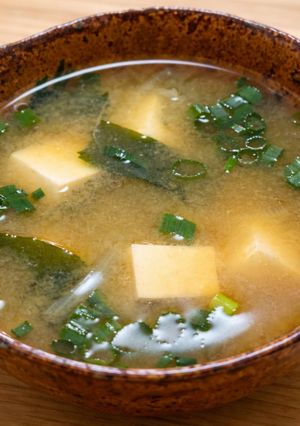 失敗しない。玉ねぎと豆腐の基本の味噌汁-レシピのメイン写真