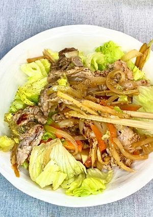 シャキ旨レタス!豚こまの醤油麹炒め-レシピのメイン写真