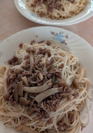 簡単★しめじと挽肉の焼き素麺-レシピのメイン写真