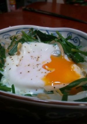 ニラともやしの巣ごもりたまご-レシピのメイン写真