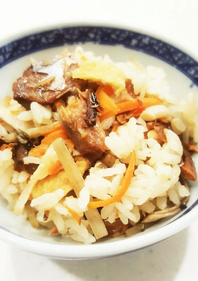 簡単☆さんまの蒲焼き缶で炊き込みご飯-レシピのメイン写真