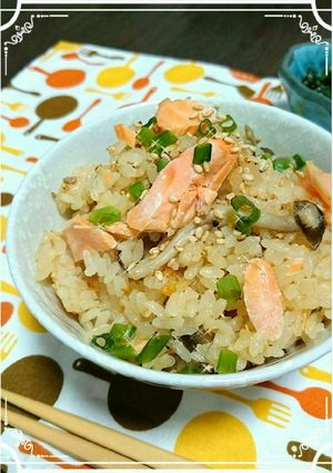 お味噌汁で炊く♪鮭しめじごはん☆-レシピのメイン写真