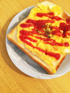 乗せるだけ♪スクランブルエッグトースト-レシピのメイン写真
