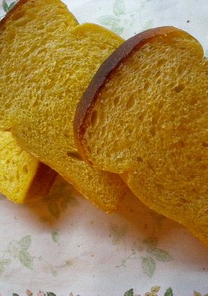 ほんのりオレンジ色♪にんじん食パン　-レシピのメイン写真