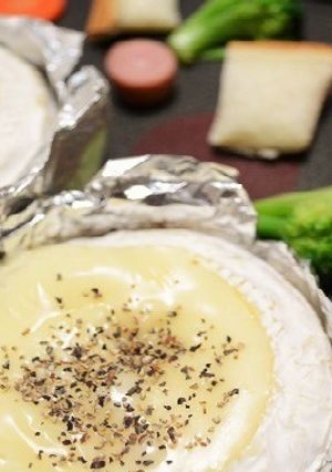 簡単 焼きカマンベールチーズフォンデュ-レシピのメイン写真