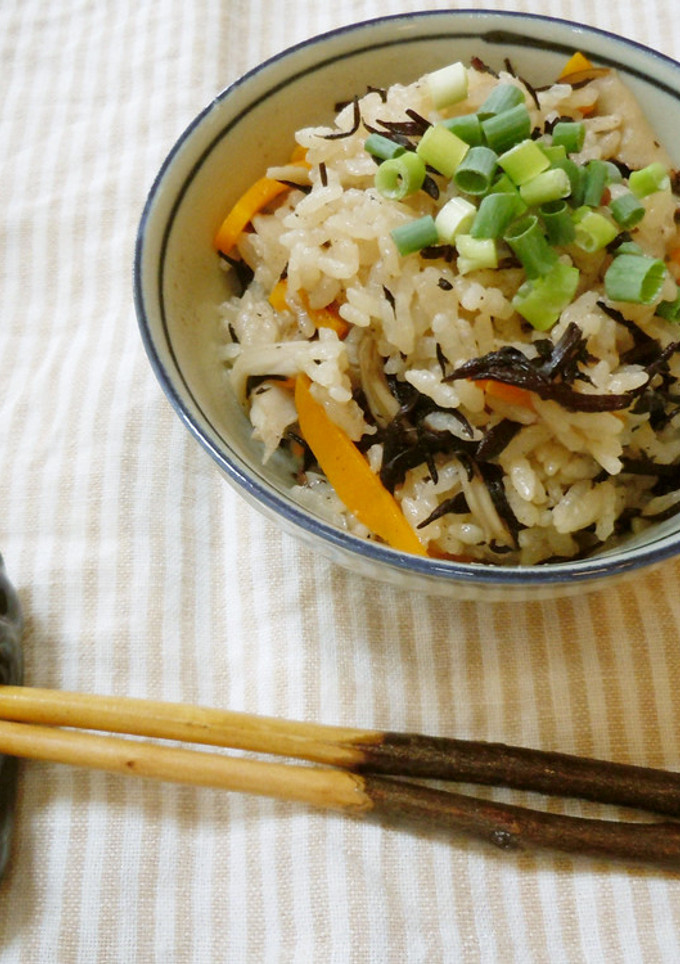 ひじきときのこの炊き込みごはん-レシピのメイン写真