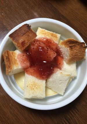いちごジャムとパンでココットカマン-レシピのメイン写真