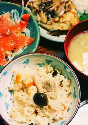 鶏肉とたっぷりキノコの炊き込みご飯-レシピのメイン写真