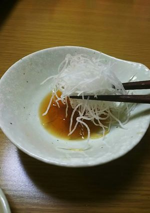 お刺身の、大根ツマは麺つゆで。-レシピのメイン写真