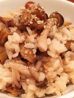 甘栗とシメジの炊き込みご飯〜栗ご飯〜-レシピのメイン写真