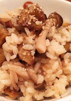 甘栗とシメジの炊き込みご飯〜栗ご飯〜-レシピのメイン写真