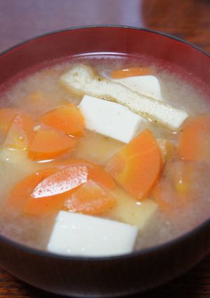 豆腐・にんじん・油揚げの味噌汁-レシピのメイン写真