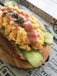 朝食に☆スクランブルエッグオープンサンド-レシピのメイン写真