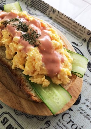朝食に☆スクランブルエッグオープンサンド-レシピのメイン写真
