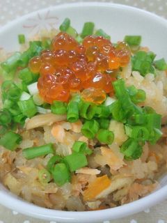 秋鮭の具だくさん炊き込みご飯-レシピのメイン写真