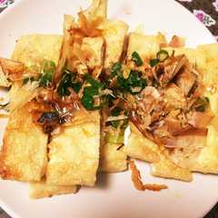 รูปของ トースターで簡単もう一品！焼き油揚げ