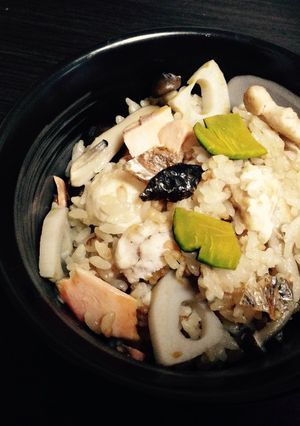鮭とふわふわ白子の落ち葉炊き込みご飯-レシピのメイン写真