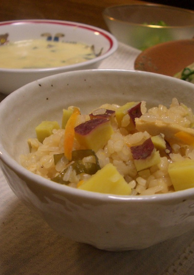 発芽米とさつまいもで秋の炊き込みご飯-レシピのメイン写真