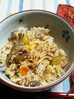 秋の味覚をぎゅっと!炊き込みご飯-レシピのメイン写真