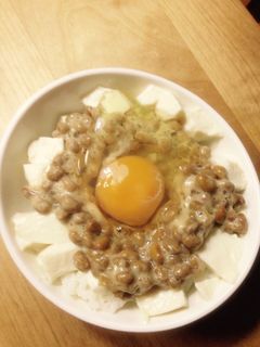 納豆豆腐丼卵乗せ-レシピのメイン写真
