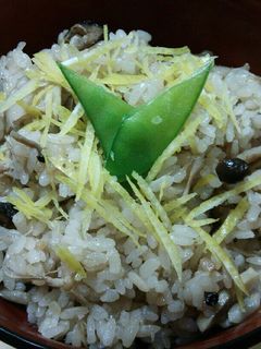 食物繊維たっぷり♪きのこの炊き込みご飯-レシピのメイン写真