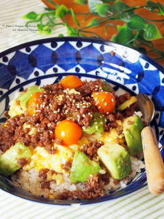 ふわたまアボカドそぼろ丼。-レシピのメイン写真