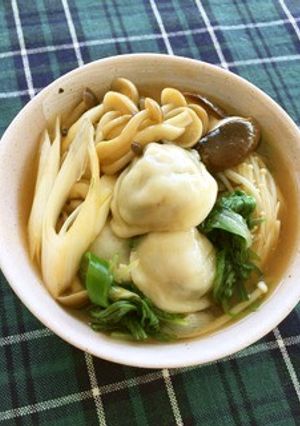 水餃子入り♡とろ~りあったかきのこ鍋-レシピのメイン写真