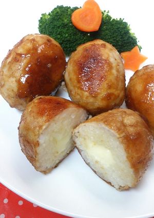 簡単♪チーズがトロリの肉巻きおにぎり♪-レシピのメイン写真