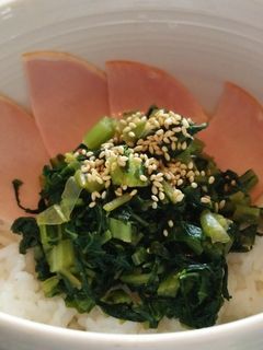 蕪の葉の炒めもの。丼にすると見栄えする?-レシピのメイン写真