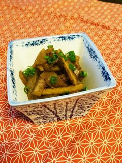 《ごぼうとこんにゃくのおかか炒め》-レシピのメイン写真