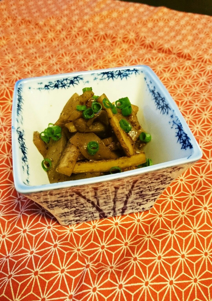《ごぼうとこんにゃくのおかか炒め》-レシピのメイン写真