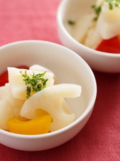 白い野菜とパプリカのピクルス-レシピのメイン写真