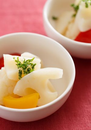 白い野菜とパプリカのピクルス-レシピのメイン写真