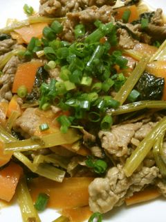 簡単おかず!牛肉と小松菜のめんつゆ炒め!-レシピのメイン写真