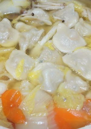創味シャンタンで、具沢山の水餃子鍋-レシピのメイン写真