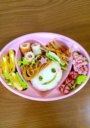 簡単♪キャラ弁♪焼きそば女子おにぎり♪-レシピのメイン写真