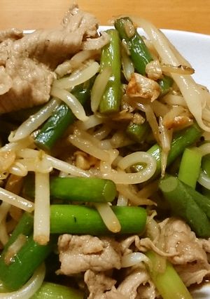 にんにくの芽ともやしと豚肉の甜麺醤炒め♪-レシピのメイン写真