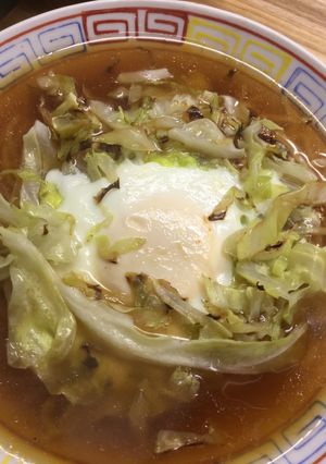 キャベツの巣ごもり卵をのせたラーメン-レシピのメイン写真