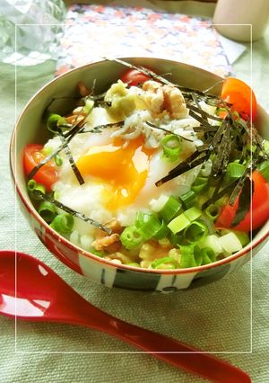 温玉とろろに、しらすと胡桃のっけ発芽米丼-レシピのメイン写真