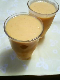 柿といつもの食材でとろりんスムージー♪-レシピのメイン写真