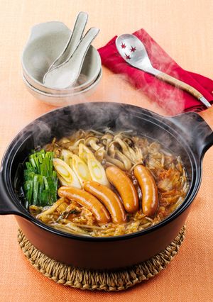簡単♪シャウエッセンの和風キムチ鍋-レシピのメイン写真