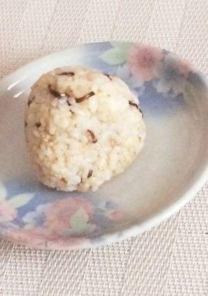 便秘解消♪チアシードおにぎり-レシピのメイン写真