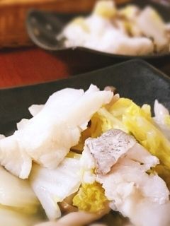 寒い時期にぴったり♪白菜とたらの甘酢炒め-レシピのメイン写真