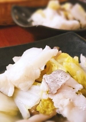 寒い時期にぴったり♪白菜とたらの甘酢炒め-レシピのメイン写真