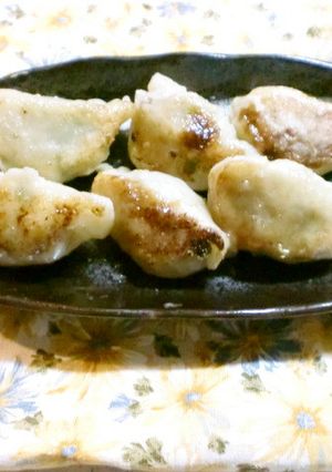 創味シャンタンで餃子がひと味アップ-レシピのメイン写真