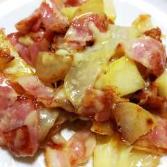 รูปของ じゃがいもとベーコンのチーズ焼き