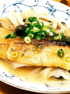 鮭とリボン大根の揚げ煮♪-レシピのメイン写真